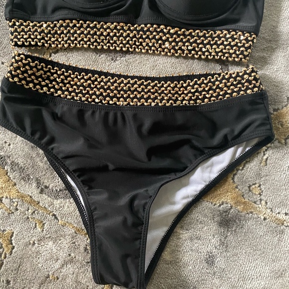 New Two piece Swimsuit - Picture 3 of 8